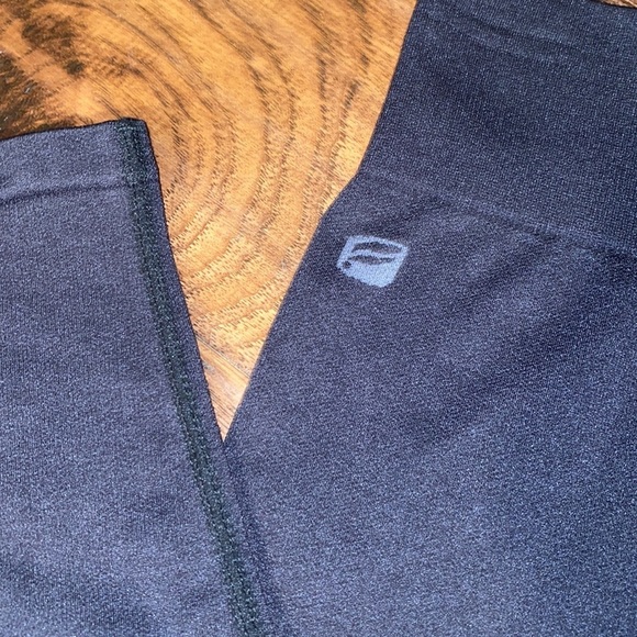 Fabletics black XS Capri leggings workout pants athletic gear floral mesh net XS - Picture 4 of 12